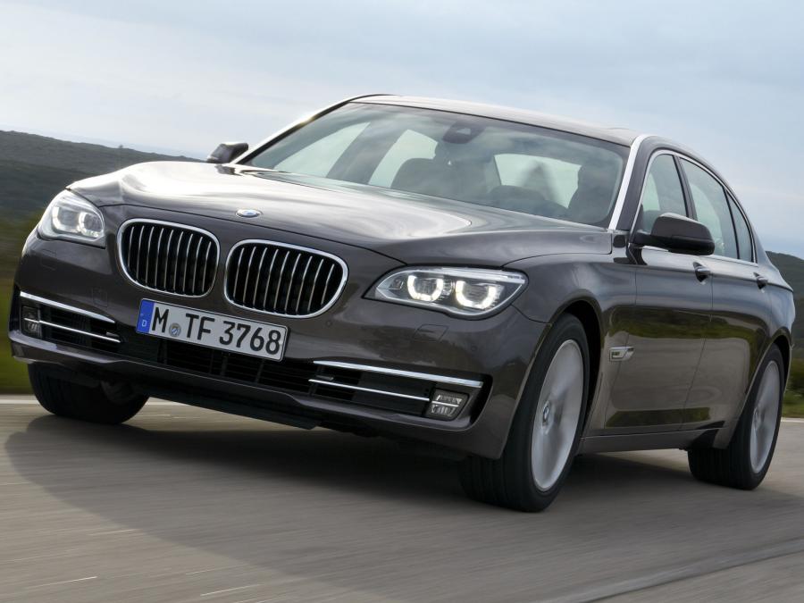  BMW 750Li 2012 года  (фото 10 из 16)